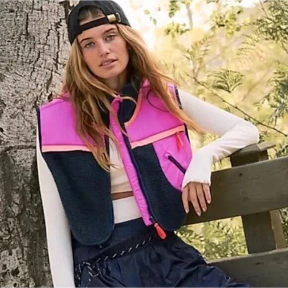 Free People Movement Hit The Slopes Cropped Vest Fleece Nylon Pink Blue Large - Picture 1 of 9